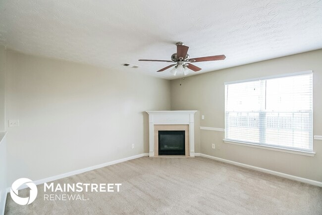 Photo - 415 Parkside Way