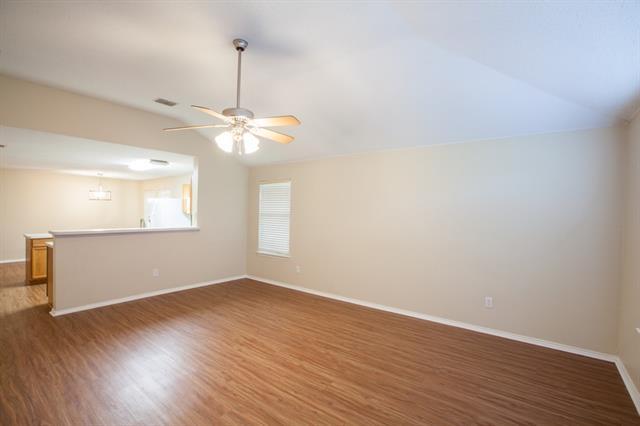 Photo - 1118 Water Oak Way