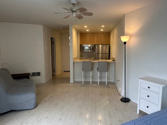 Photo - 640 The Village Unidad 101