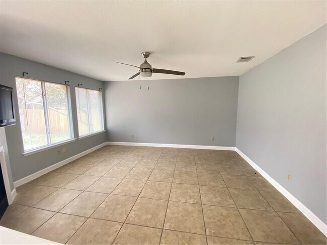 Photo - 16916 Dorman Dr