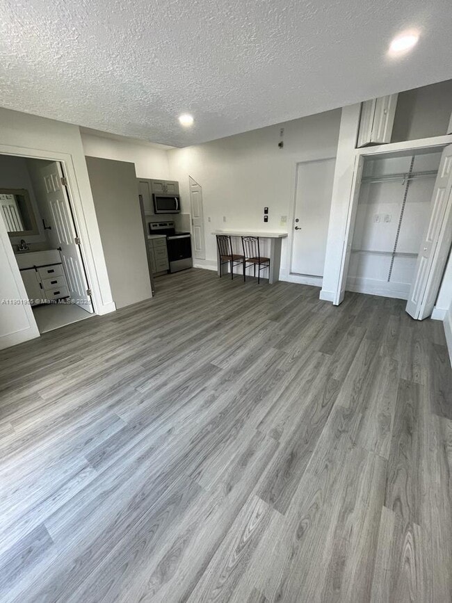 Photo - 15030 SW 28th St Unidad 2