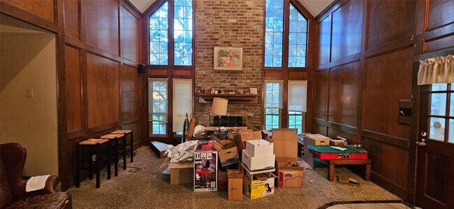 Building Photo - 18006 Shadow Valley Dr