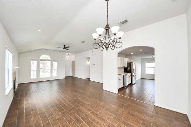 Photo - 2511 Orchard Run Way