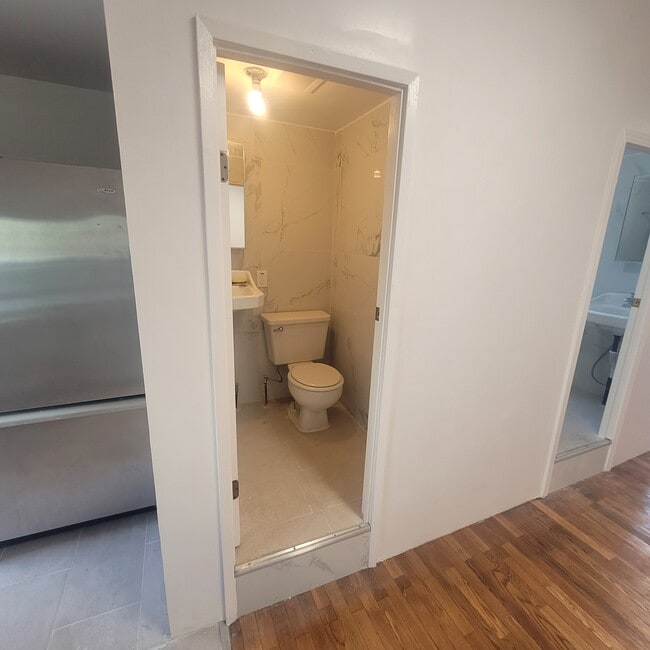 Photo - 914 Martin Luther King Jr Way