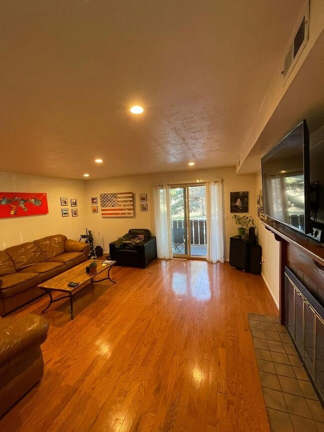 Building Photo - 2bd/1.5ba Laminate flooring in Niwot - Avail. NOW