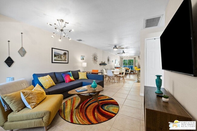 Photo - 575 N Villa Ct Unidad 204