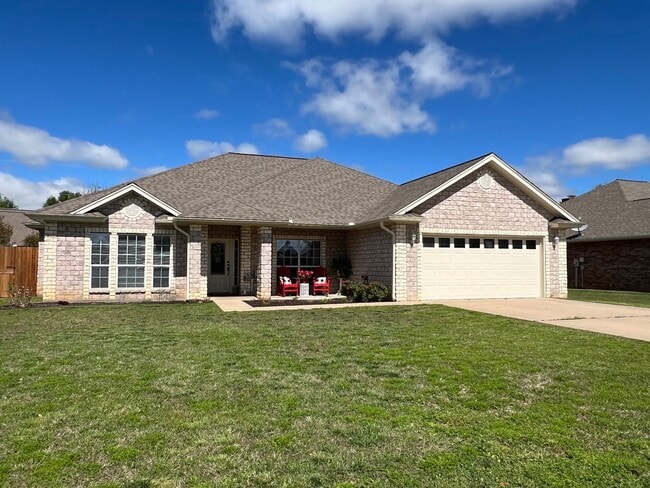 Building Photo - 1535 Glenwood Dr