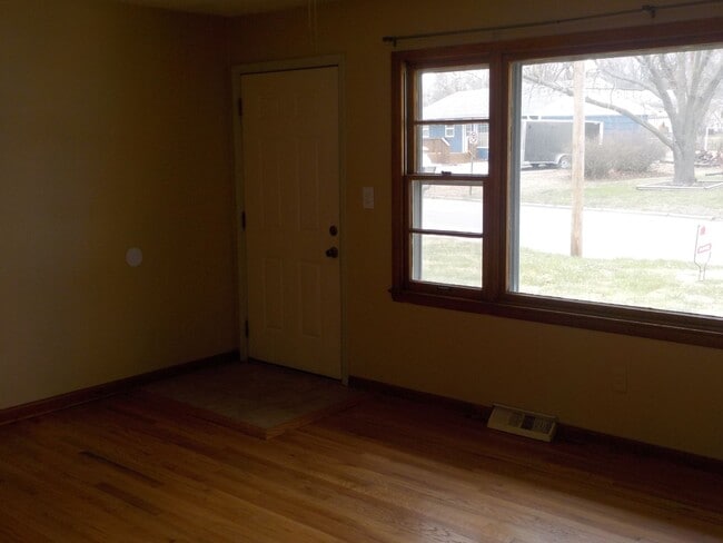 Photo - 909 Highland Dr