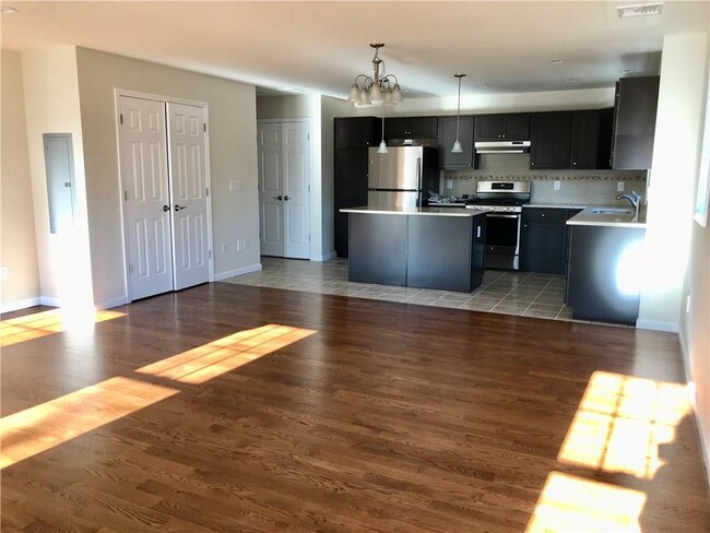 Photo - 15 St George St Apartment Unit TOP FLOOR