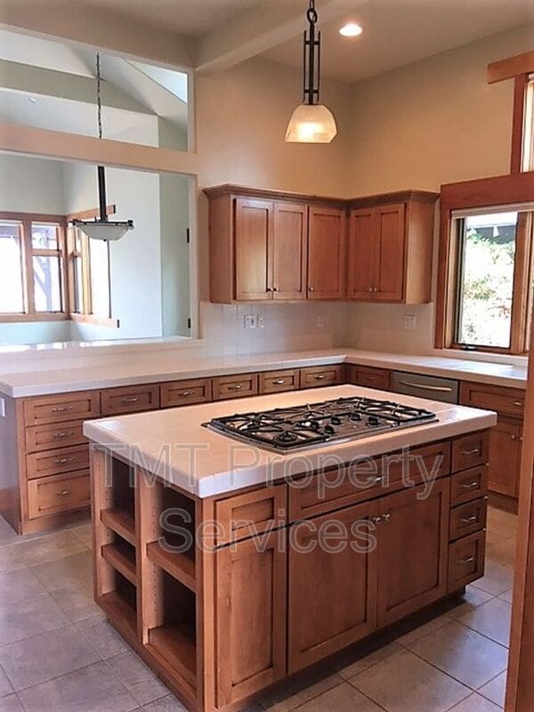 Photo - 760 Avocet Way