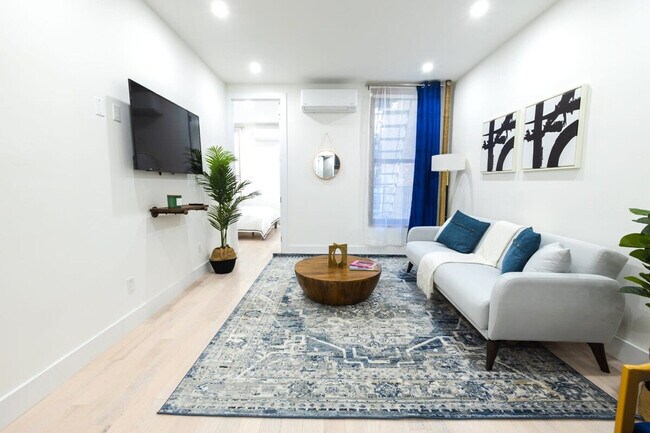 Photo - 317 E 78th St Unidad ID1021964P