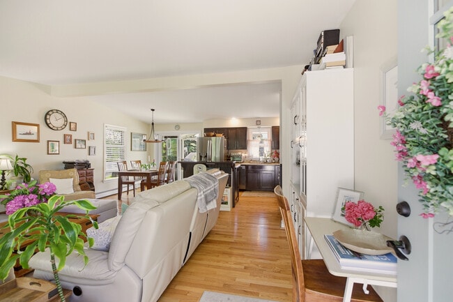 Family room - 51 Pleasant St