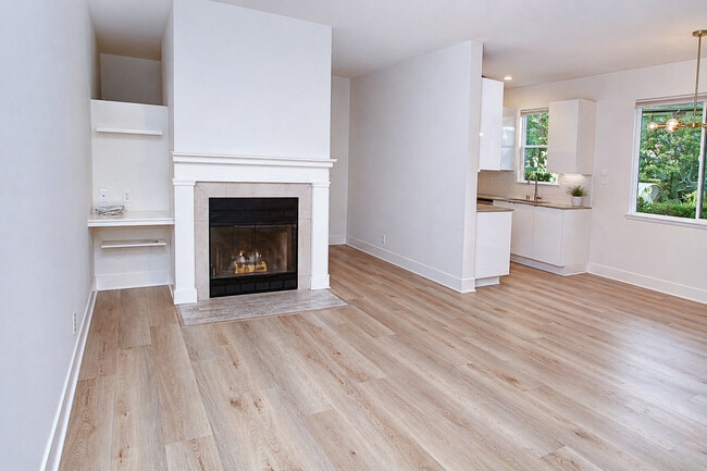 Building Photo - 151 Shoreline Ct Unit 151