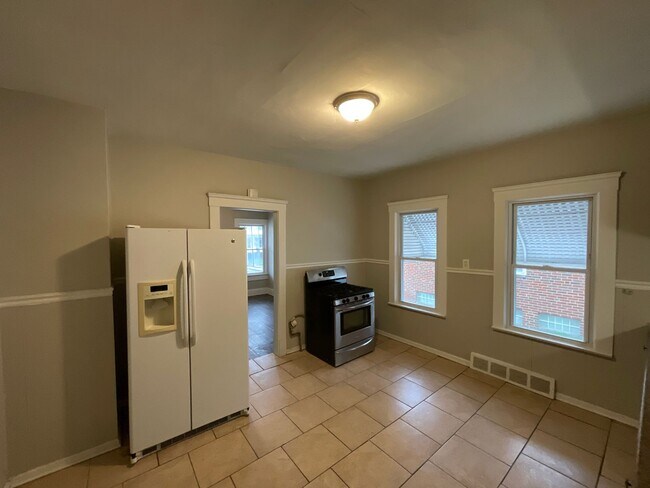 Photo - 8101 Grand Division Ave Unidad 8101 Grand Division Avenue Down