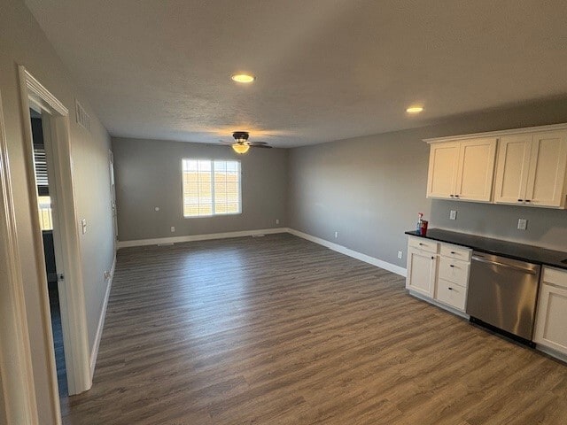 Photo - 233 W Lester St