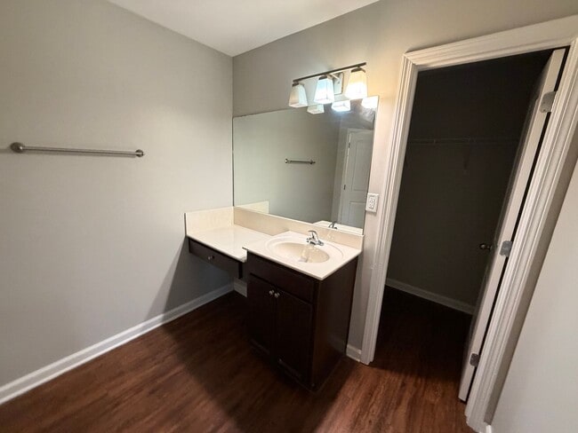 Photo - 6044 Humphreys Dr