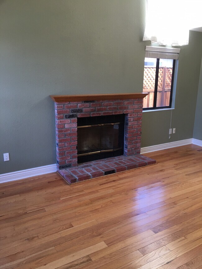 Photo - 1327 middlebrook way