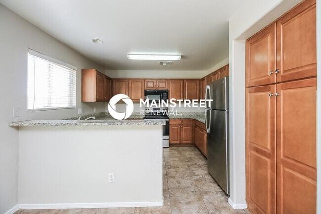 Photo - 4 Bedroom Pet-Friendly Home in San Tan Valley, AZ with Main Street Renewal
