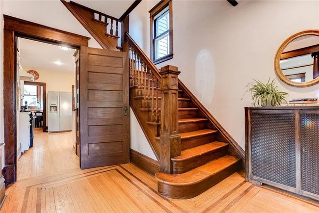 Photo - 980 6th St E