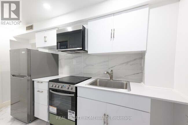Photo - 114 Old Sheppard Ave