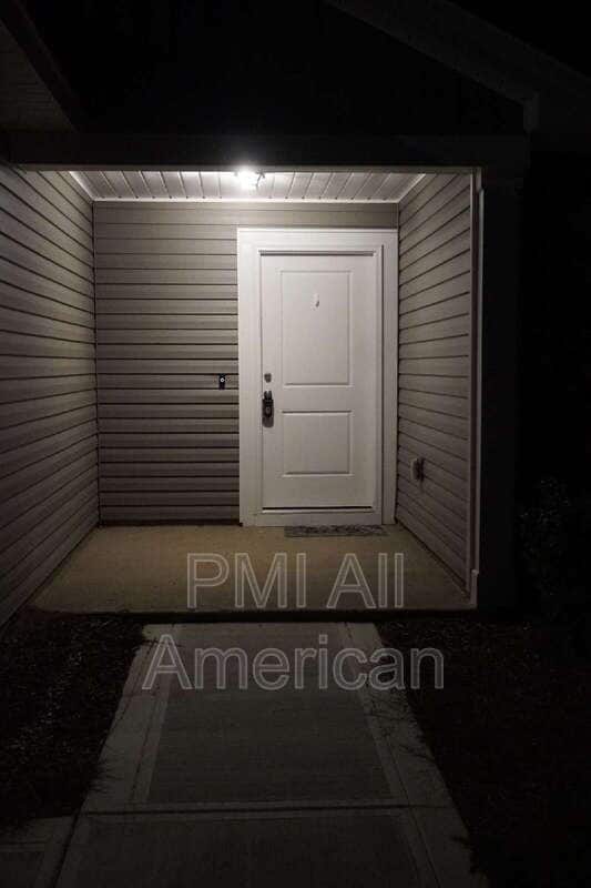 Photo - 289 Greenbay St