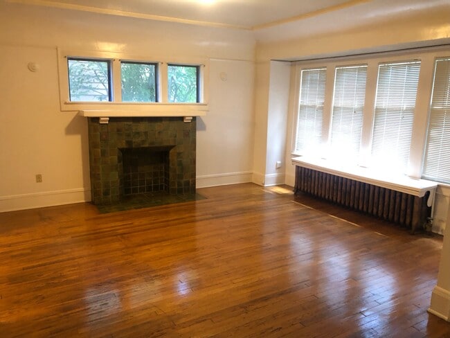 Photo - 3106 W State St