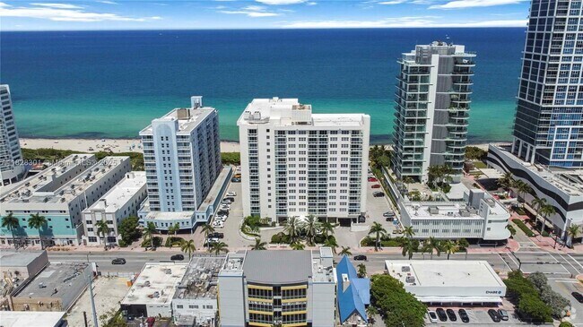 Building Photo - 6917 Collins Ave Unit 622 Rental