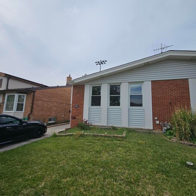 Photo - 9268 Barberry Ln