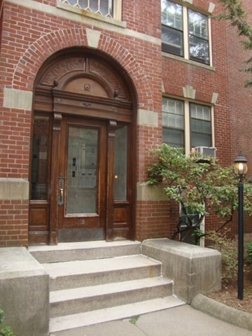 Building Photo - 19 Short St Unit 4