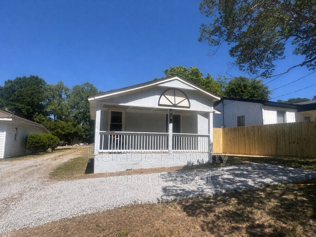 Building Photo - 418 S Smith St