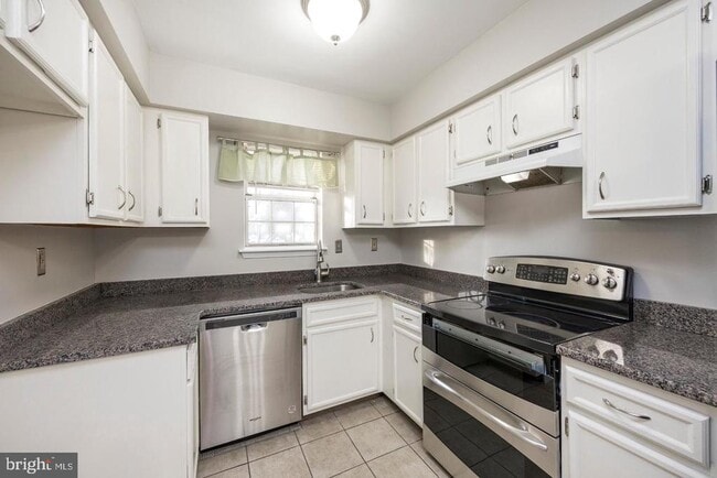 328 Carlyn Ct