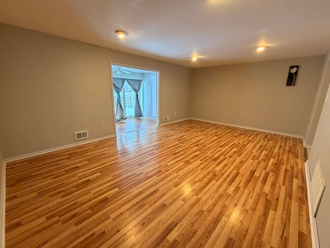 Photo - 11 Van Pelt Ct