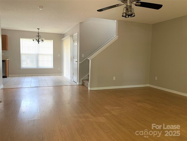 Photo - 4010 Woolcott Ave