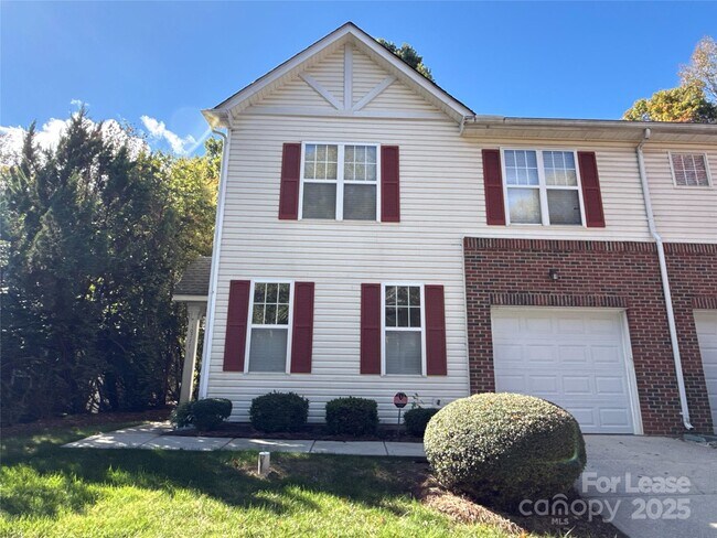 Building Photo - 10777 Essex Hall Dr