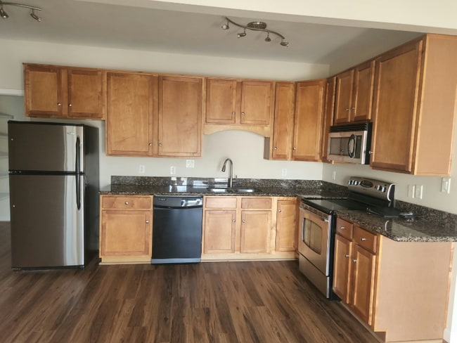 Photo - 885 Forest Ave Unit 302