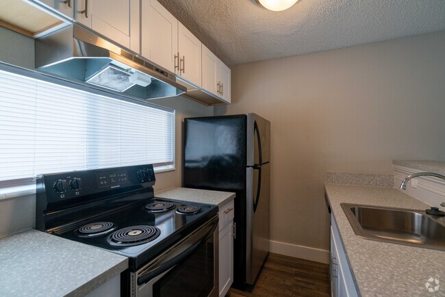 1BR, 1BA - 710SF
