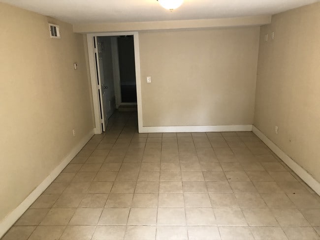 Building Photo - 1523 Owasso St Unit 1523 Owasso #4 Rental