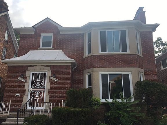 Building Photo - "Charming 3-Bedroom Detroit Home with Gran...