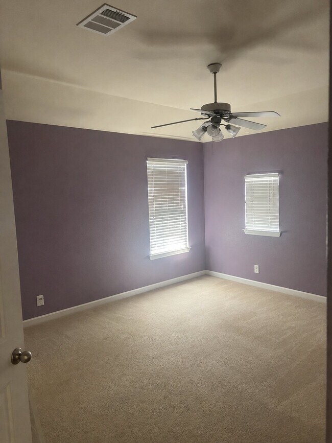 908 Hartman Dr