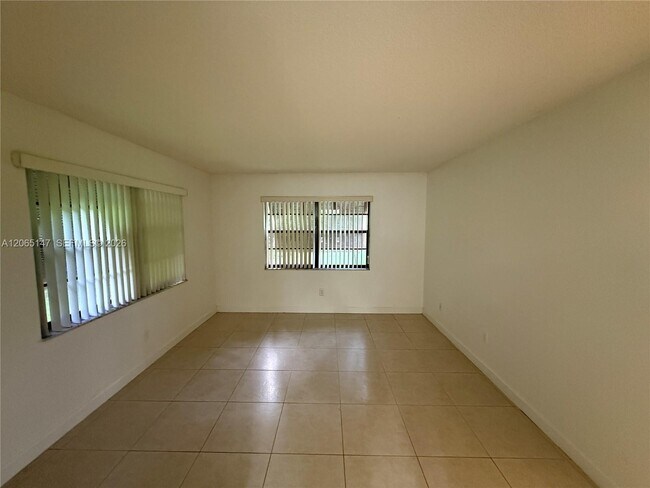 7995 SW 86th St Unit 305