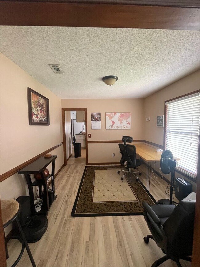 Photo - KRAMER COURT SHORT TERM TDY!!  (Available ...