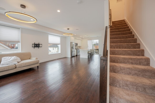 Photo - 404 51st St SE