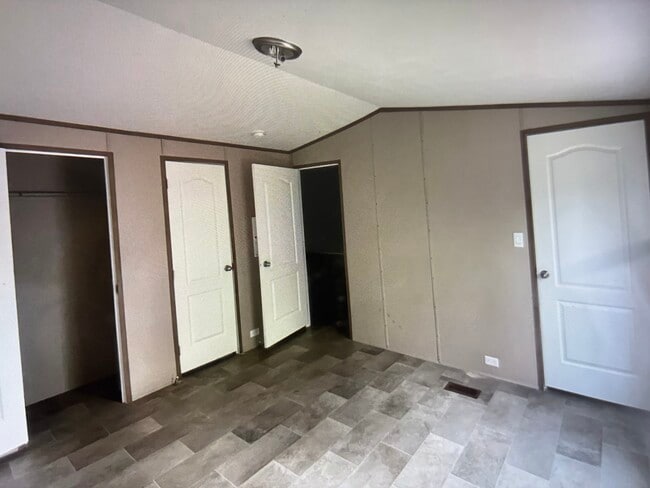 Photo - 3000 John Harden Dr