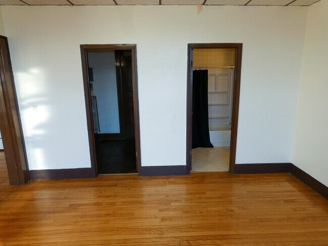 Photo - 15 E Main St