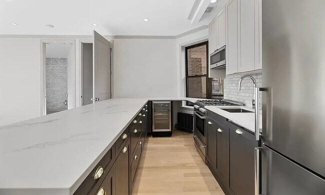 Photo - 199 W 10th St Unit PHAB