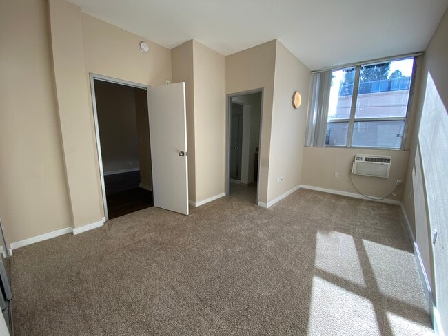 Photo - University Village