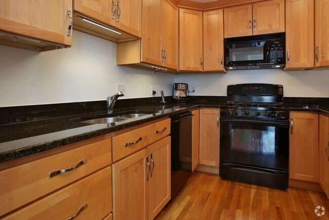 Building Photo - 342 Bunker Hill St Unit 2D Rental