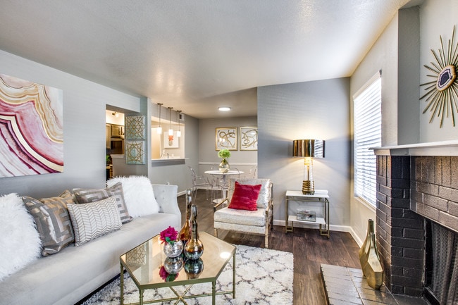 Photo - Maxwell Apartments