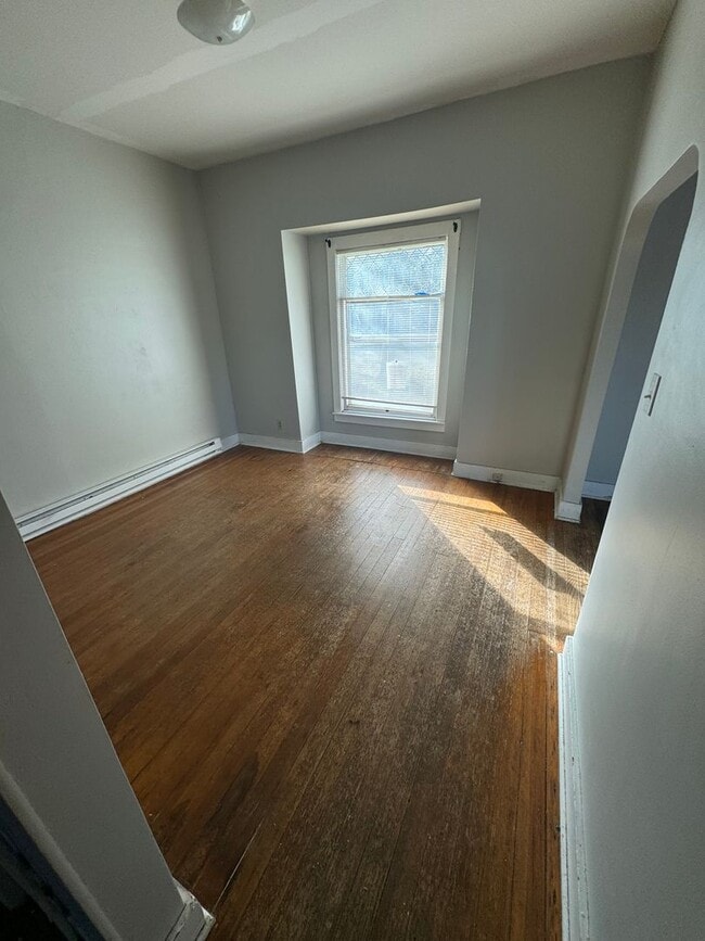 Photo - $725 - 2 bed 1 bath - Single Family Home Unit 1500 N Main St