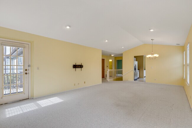 Photo - 164 White Branch Ct